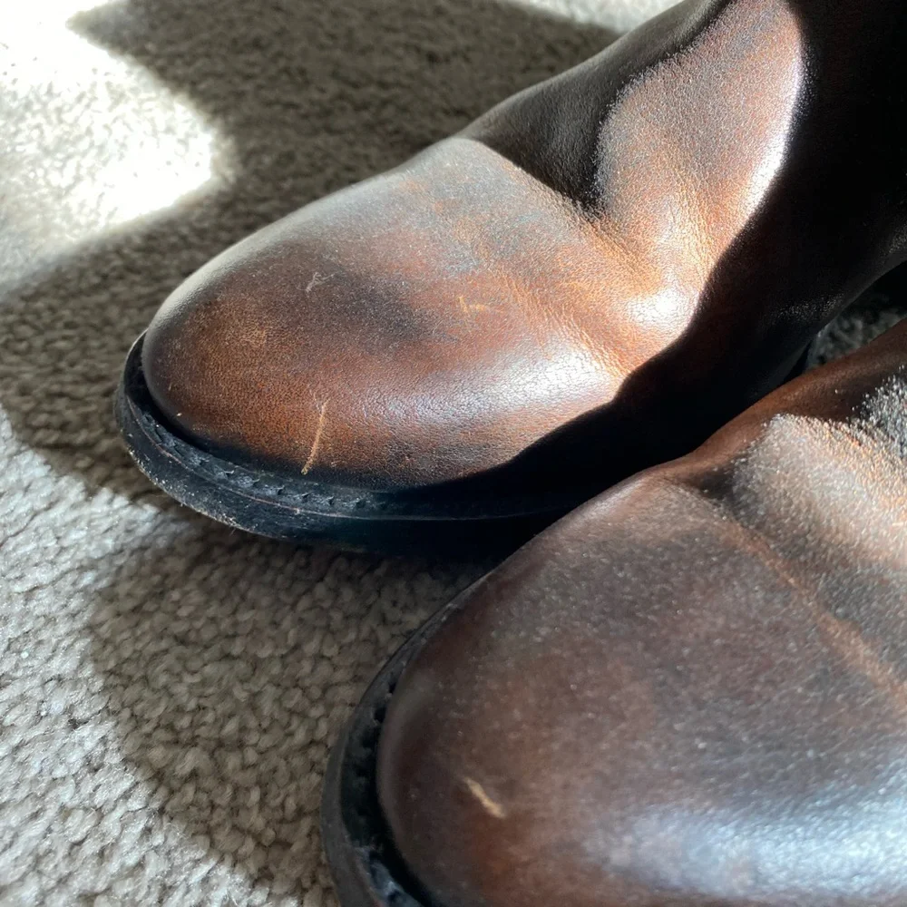 Frye brown and black distressed chelsea boot - Picture 3 of 6